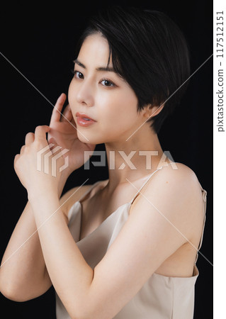 短髮美女圖片 117512151
