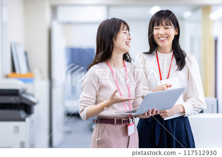 Female team business 117512930