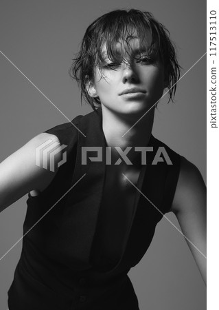 beautiful girl with wet short hair. sexy woman Black and white portrait 117513110