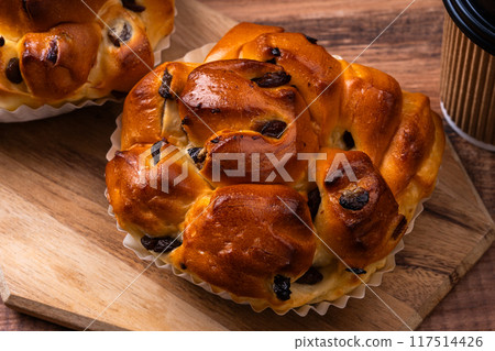 奶油葡萄乾麵包 117514426