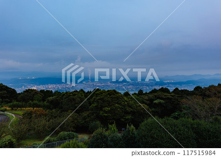 寺山 Ikoino 廣場 - 清晨從觀景台看到的薩摩川內市的城市景觀 寺山 Ikoino 廣場 - 清晨從觀景台看到的薩摩川內市的城市景觀 117515984