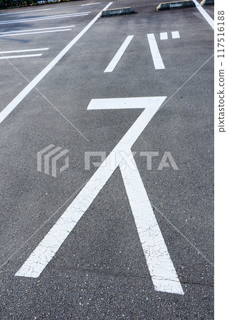 Bus parking space 117516188