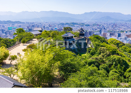 愛媛郡松山市，日本百座名城，松山城，從主塔眺望 117518986