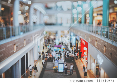 Shopping mall interior blurred scenery 117519673