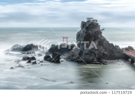 粗浪海岸弁天島 粗浪海岸弁天島 117519729