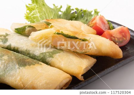 Spring rolls with shrimp, cod roe and potatoes Spring rolls with shrimp, cod roe and potatoes 117520304