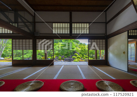 Summer in Kyoto: Myomanji Temple's "Snow Garden" 117520921