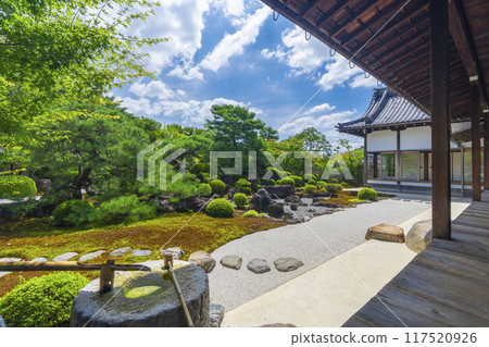 Summer in Kyoto: Myomanji Temple's "Snow Garden" 117520926