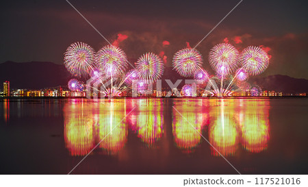琵琶湖煙火大會和湖面倒影 琵琶湖煙火大會和湖面倒影 117521016