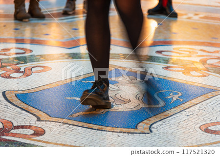 米蘭畫廊的公牛馬賽克:當你轉身時,幸福就會到來 米蘭畫廊的公牛馬賽克:當你轉身時,幸福就會到來 117521320