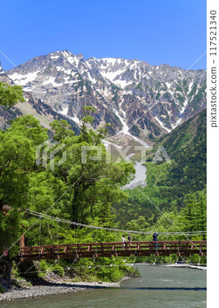 《清爽上高地/初夏絕景》河童橋與殘雪的穗高連峰 117521340