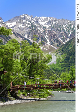 《清爽上高地/初夏絕景》河童橋與殘雪的穗高連峰 117521341
