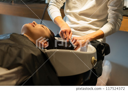 beauty, beautician, beauty artist 117524372