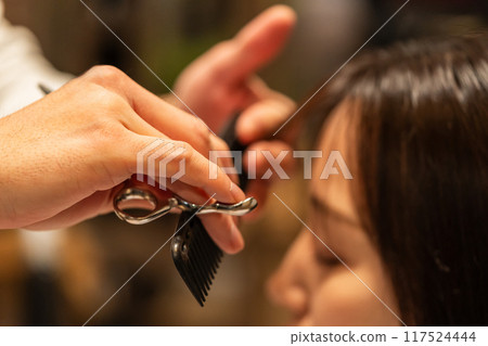 理髮師 美髮師 美女藝術家 117524444