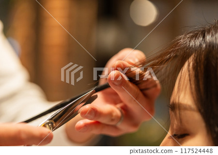 理髮師 美髮師 美女藝術家 117524448