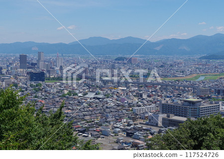 從八幡山展望台欣賞福井市中心的景色 117524726