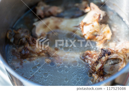 用壓力鍋煮生肉製成的元骨狗糧 117525086