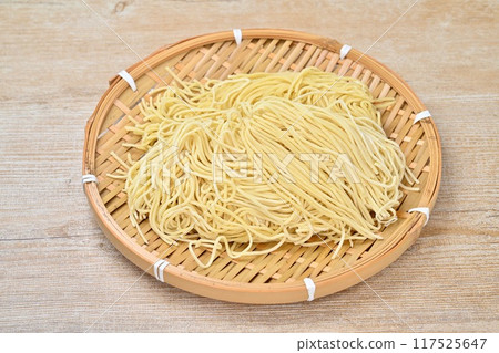 Ingredients, raw Chinese noodles, thin noodles, raw noodles. Thin Chinese noodles. 117525647