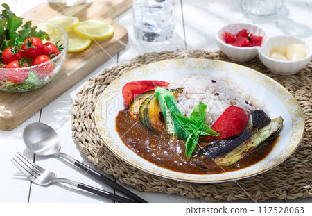 Summer vegetable curry made with multigrain rice 117528063