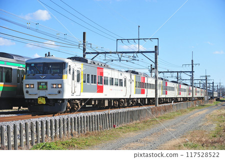 高崎線 行田熊谷 JR 東日本 185 系 OM05 編組（大宮）草津 117528522