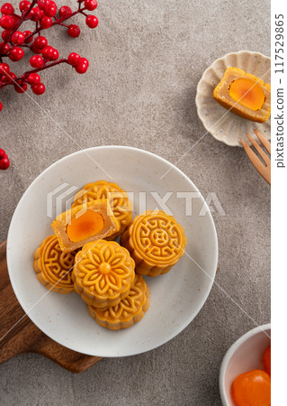 mid-autumn festival moon cake festival top view Mid-Autumn Festival Moon cake げっぺい 117529865