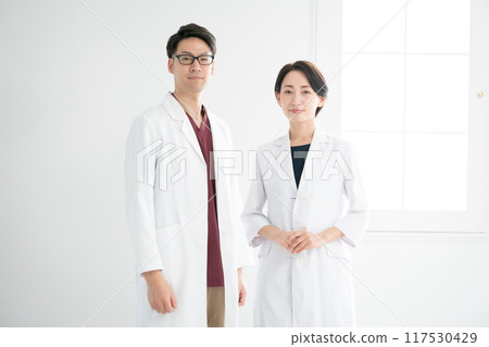 白大褂醫學研究男女 117530429