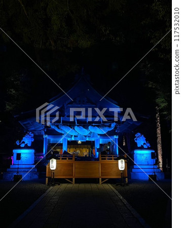 Nagano: Nighttime summer pilgrimage and the beauty of the illuminated Suwa Taisha Shimosha Akimiya Nagano: Nighttime summer pilgrimage and the beauty of the illuminated Suwa Taisha Shimosha Akimiya 117532010