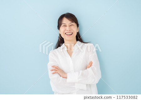 Woman beauty 50s portrait 117533082