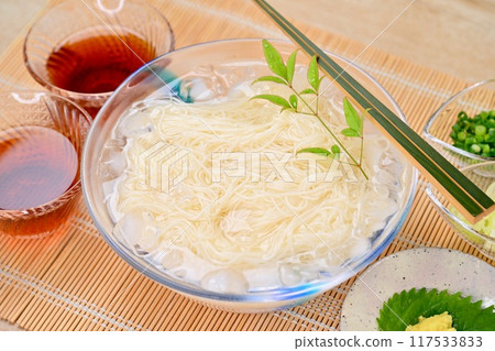 Summer somen, somen, somen, cold, sunshine, classic dish, noodle dish, refreshing. Summer somen, somen, somen, cold, sunshine, classic dish, noodle dish, refreshing. 117533833