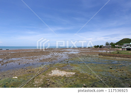 Samae San coast when the water is dry, the sky has white clouds and there are fishing boats moored. Samae San coast when the water is dry, the sky has white clouds and there are fishing boats moored. 117536925