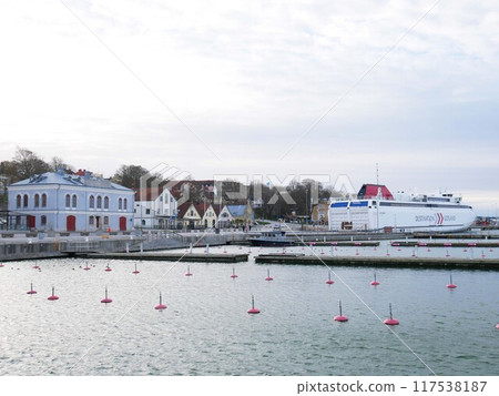 European ports and large ships European ports and large ships 117538187