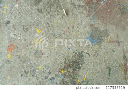 髒牆、噴塗鴉的混凝土牆、飛濺的油漆、噴漆 117538619