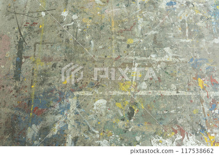 髒牆、噴塗鴉的混凝土牆、飛濺的油漆、噴漆 髒牆、噴塗鴉的混凝土牆、飛濺的油漆、噴漆 117538662
