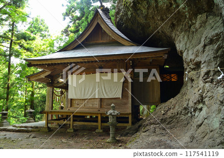 Nakanotake Shrine, a power spot in Shimonita, Gunma Prefecture 117541119