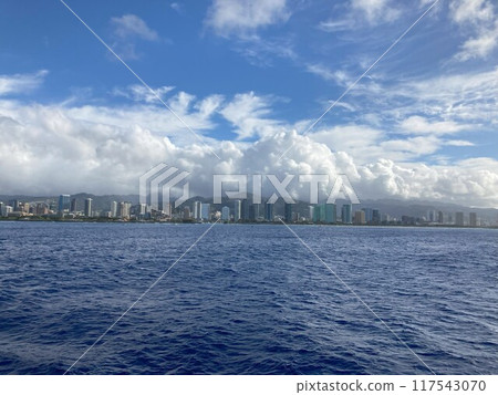閃耀城市與藍色海洋的交響樂 閃耀城市與藍色海洋的交響樂 117543070