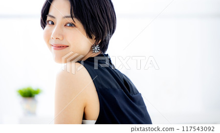 Young lady's portrait 117543092