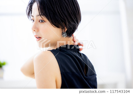 年輕的女士的肖像 117543104