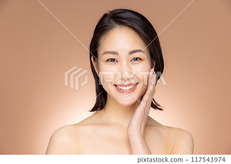 Beautiful woman  117543974