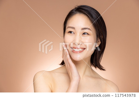 Beautiful woman  117543978