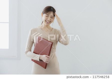 有文件的女商人 有文件的女商人 117546258