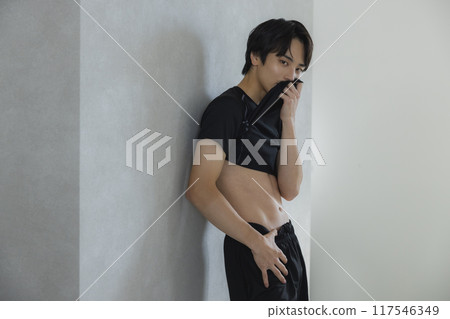 Man wearing sportswear Man wearing sportswear 117546349