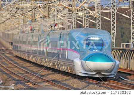 東北新幹線 那須鹽原 JR 東日本 E5 系列 U4 編組(仙台) 山彥疾風隼 東北新幹線 那須鹽原 JR 東日本 E5 系列 U4 編組(仙台) 山彥疾風隼 117550362