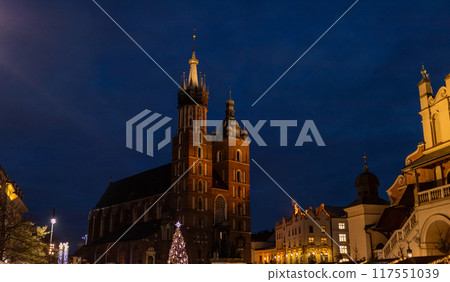 Saint Mary's Basilica in Cracow during Christmas winter season. Main square of Krakow 117551039