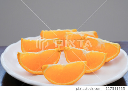 Cut Navel Orange Cut Navel Orange 117551335