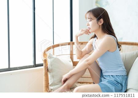 年輕女性身體護理美容形象 117551811