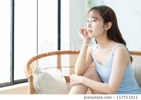 Beauty image of a young woman doing skin care 117551831