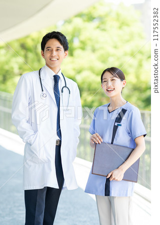 Young doctors and nurses working in hospitals 117552382