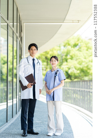 Young doctors and nurses working in hospitals 117552388