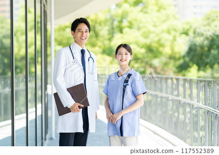 Young doctors and nurses working in hospitals 117552389