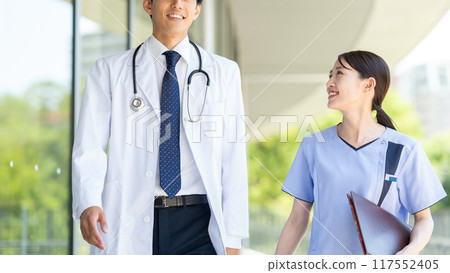 Young doctors and nurses working in hospitals 117552405